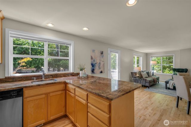 4720 Interlake Avenue N, Seattle, WA 98103