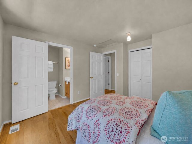 4720 Interlake Avenue N, Seattle, WA 98103