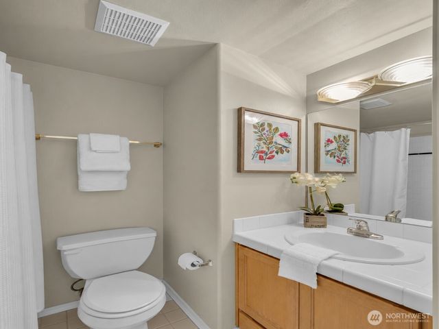 4720 Interlake Avenue N, Seattle, WA 98103