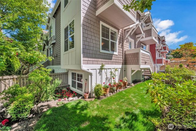 4720 Interlake Avenue N, Seattle, WA 98103