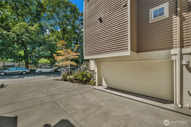 4720 Interlake Avenue N, Seattle, WA 98103
