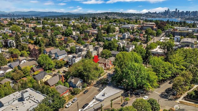 4720 Interlake Avenue N, Seattle, WA 98103