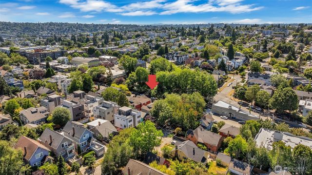 4720 Interlake Avenue N, Seattle, WA 98103