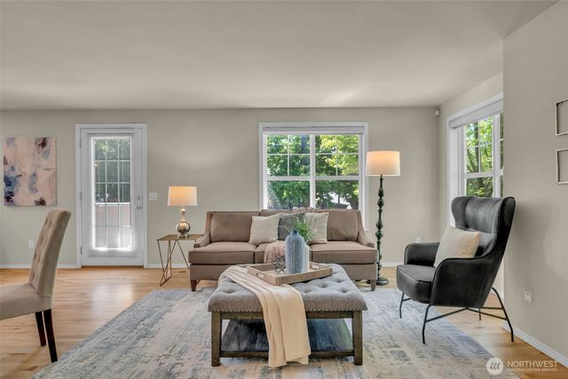 4720 Interlake Avenue N, Seattle, WA 98103
