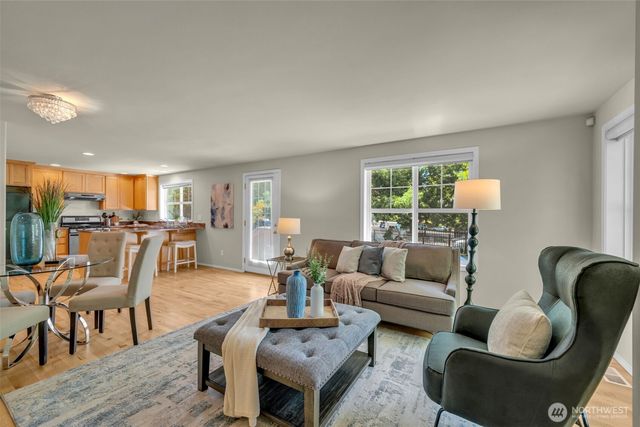 4720 Interlake Avenue N, Seattle, WA 98103