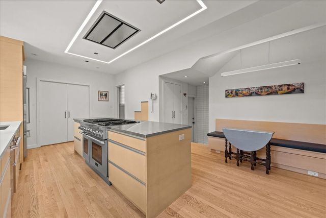 1620 Ravine Terrace, Highland Park, IL 60035