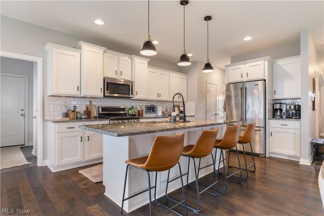 9945 Guardian Circle NW, North Canton, OH 44720