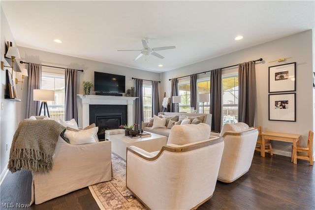 9945 Guardian Circle NW, North Canton, OH 44720