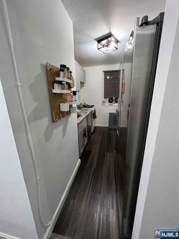 2195 N Central Road 1D, Fort Lee, NJ 07024