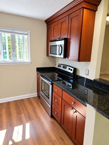 9 Adams St. 10, Easton, MA 02375