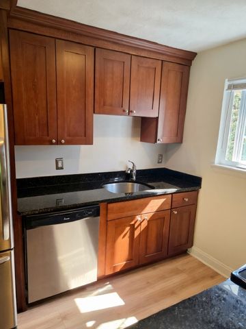 9 Adams St. 10, Easton, MA 02375