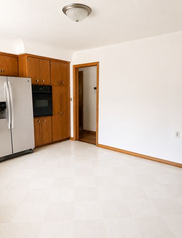 1600 Suburban Avenue, Saint Paul, MN 55106