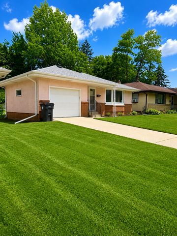 1600 Suburban Avenue, Saint Paul, MN 55106