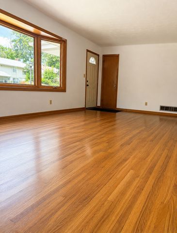 1600 Suburban Avenue, Saint Paul, MN 55106