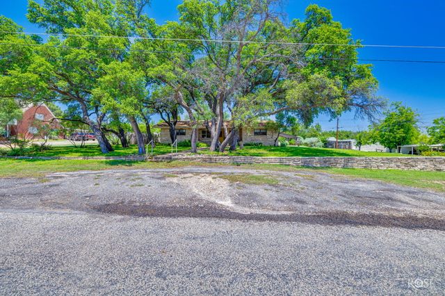 4410 Ford Street, Christoval, TX 76935