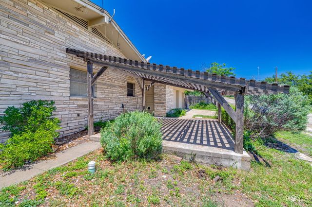 4410 Ford Street, Christoval, TX 76935