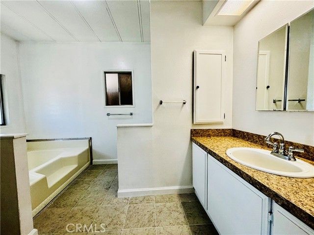 30025 Alicante, Homeland, CA 92548