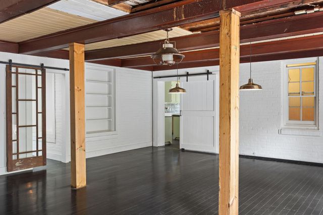 948 Maple ST, Lockhart, TX 78644