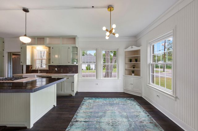 948 Maple ST, Lockhart, TX 78644