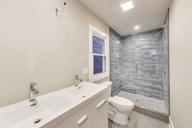 1429 W Grand Avenue 3F, Chicago, IL 60642