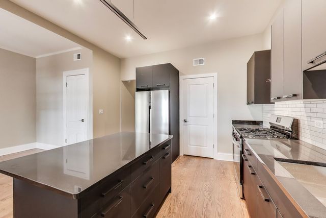 1429 W Grand Avenue 3F, Chicago, IL 60642