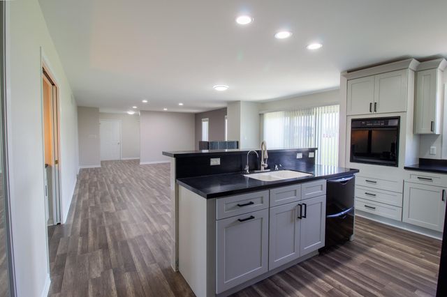 9976 Pheasant Lane, St. John, IN 46373