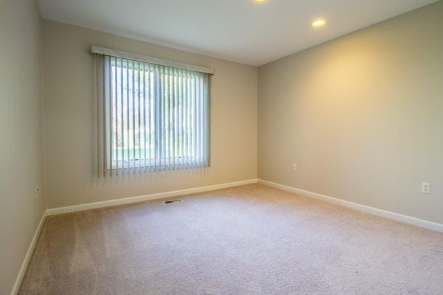 9976 Pheasant Lane, St. John, IN 46373