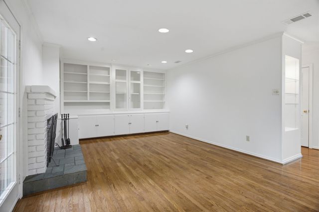 1333 Roaring Springs Road 1333, Fort Worth, TX 76114