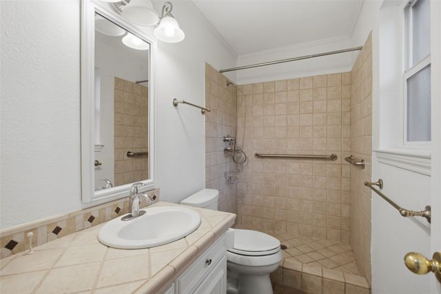 1333 Roaring Springs Road 1333, Fort Worth, TX 76114