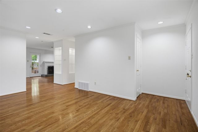 1333 Roaring Springs Road 1333, Fort Worth, TX 76114