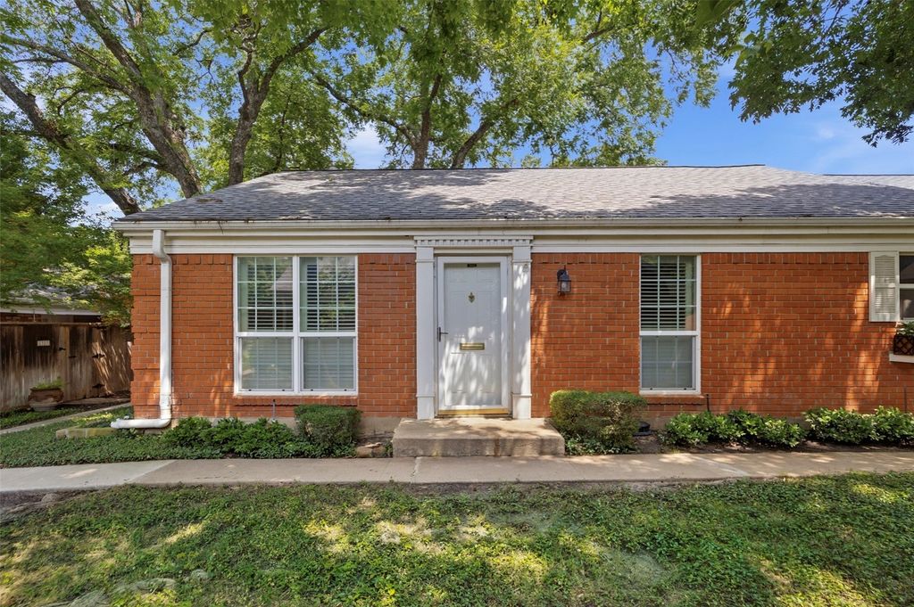 1333 Roaring Springs Road 1333, Fort Worth, TX 76114