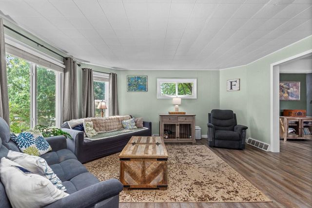 833 JEFFERSON STREET, Oshkosh, WI 54901