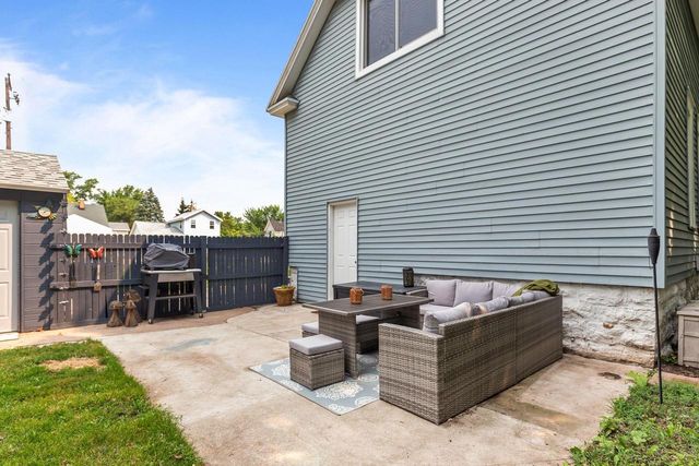 833 JEFFERSON STREET, Oshkosh, WI 54901