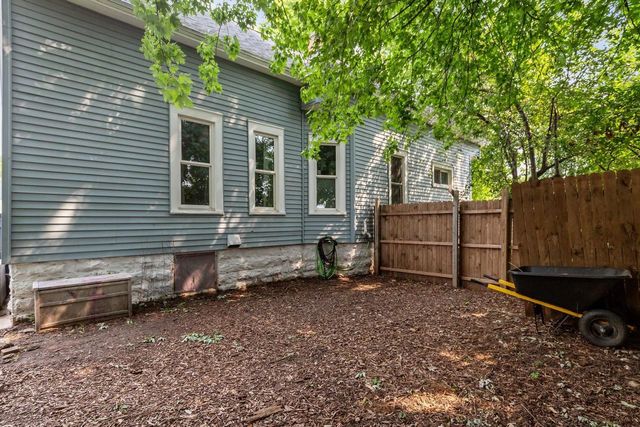 833 JEFFERSON STREET, Oshkosh, WI 54901
