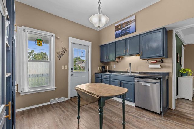 833 JEFFERSON STREET, Oshkosh, WI 54901