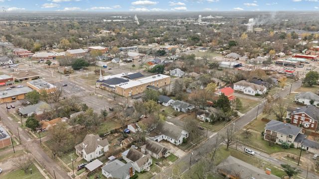 1406 Sycamore Street, Commerce, TX 75428