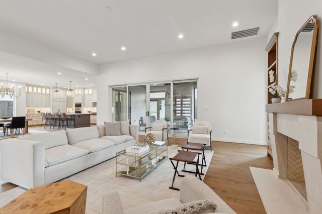 10930 Beauty Lane, Dallas, TX 75229