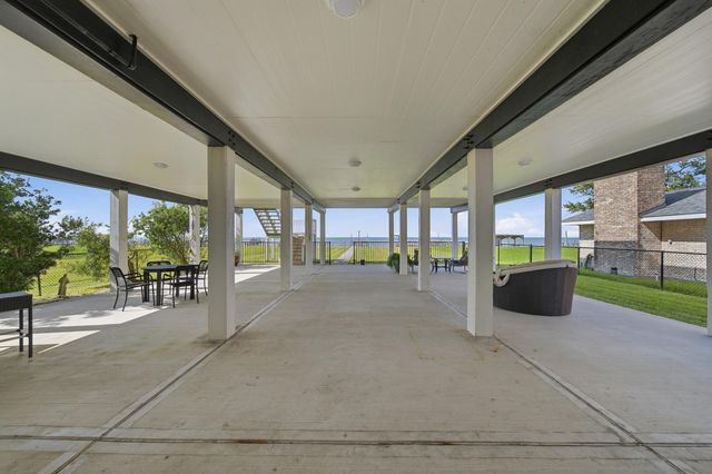 2534 Cliff Drive, San Leon, TX 77539