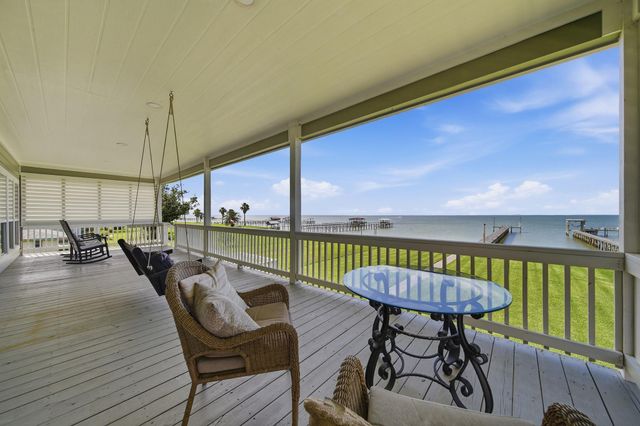 2534 Cliff Drive, San Leon, TX 77539