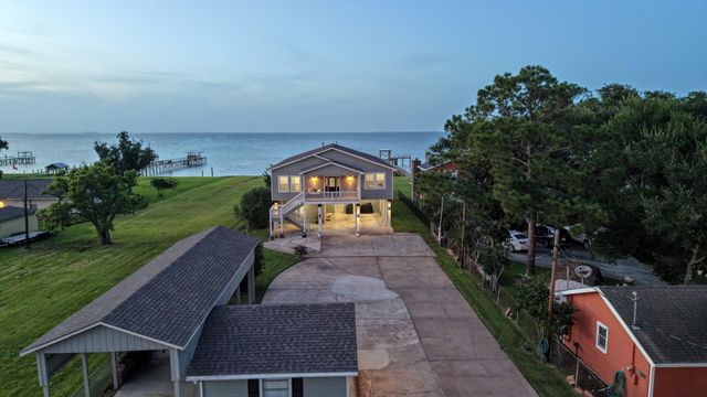 2534 Cliff Drive, San Leon, TX 77539