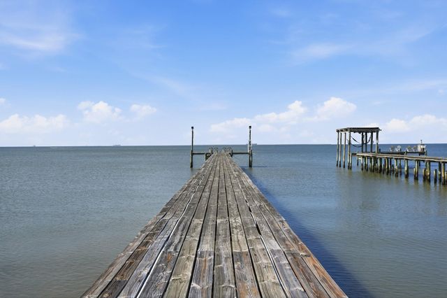 2534 Cliff Drive, San Leon, TX 77539