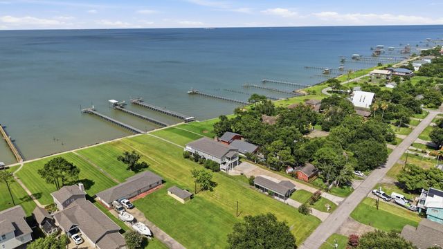 2534 Cliff Drive, San Leon, TX 77539