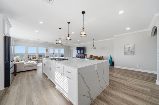 2534 Cliff Drive, San Leon, TX 77539