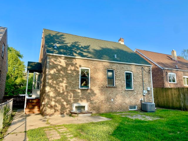 18034 Ridgewood Avenue, Lansing, IL 60438