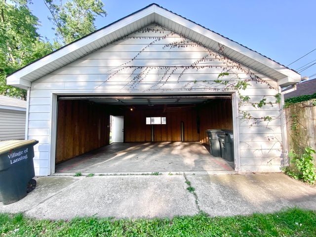 18034 Ridgewood Avenue, Lansing, IL 60438