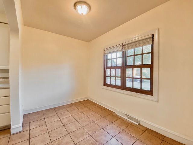 18034 Ridgewood Avenue, Lansing, IL 60438