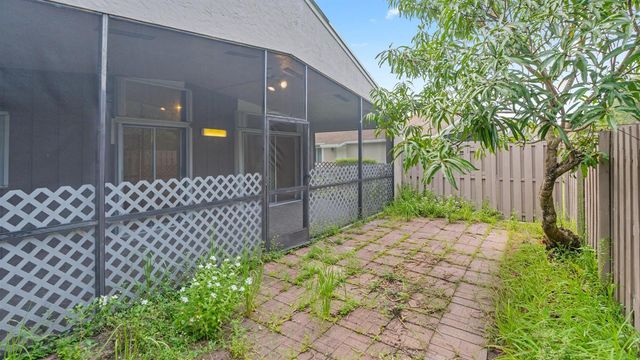 570 Woodgate Circle A, Sunrise, FL 33326