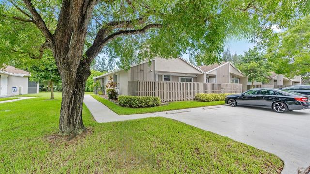 570 Woodgate Circle A, Sunrise, FL 33326
