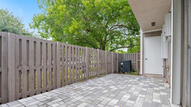 570 Woodgate Circle A, Sunrise, FL 33326