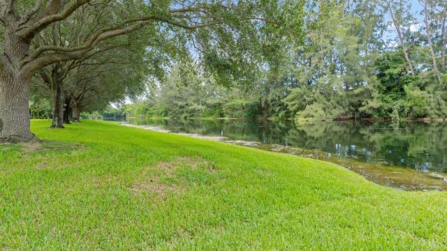 570 Woodgate Circle A, Sunrise, FL 33326